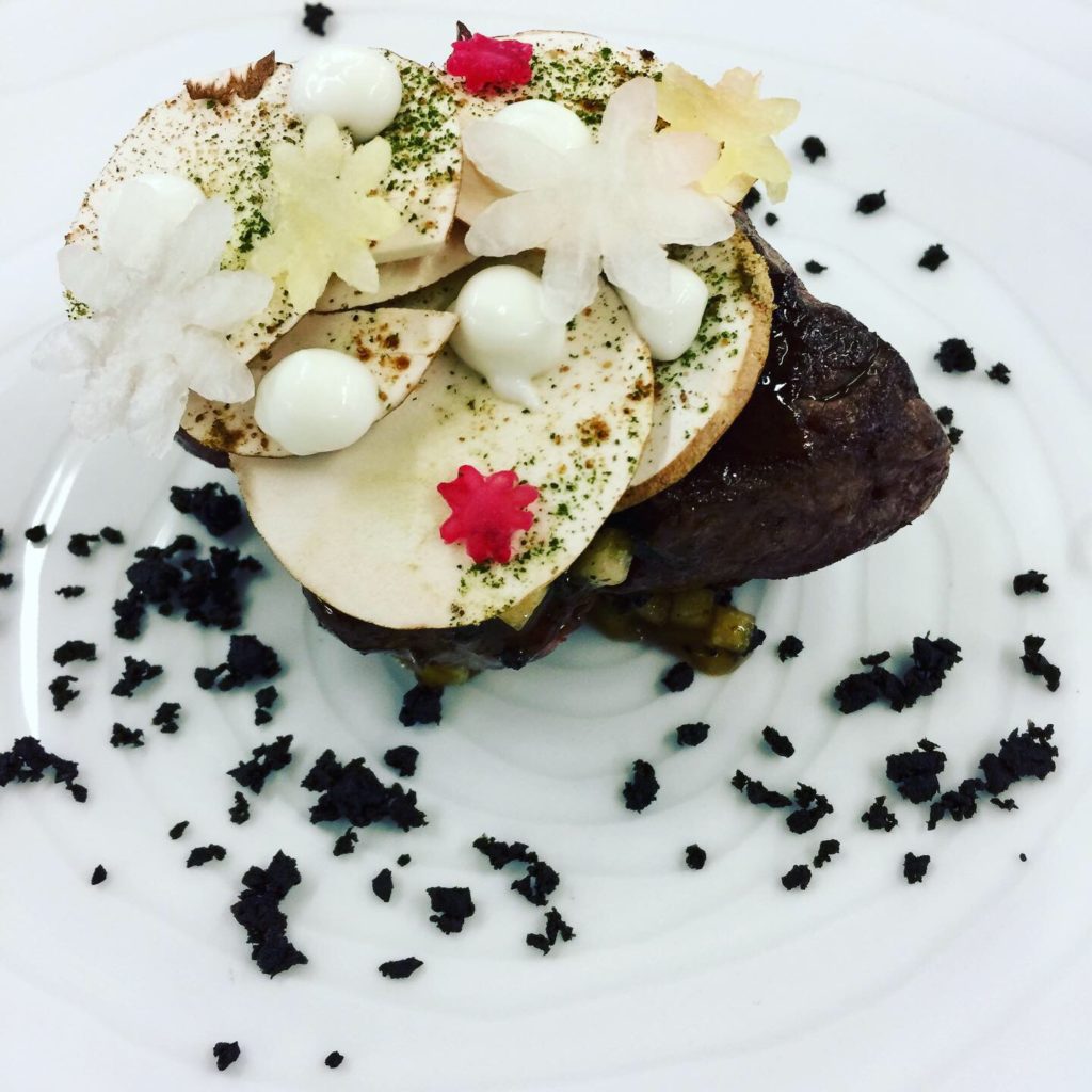 Le plat de la table d'hôtes